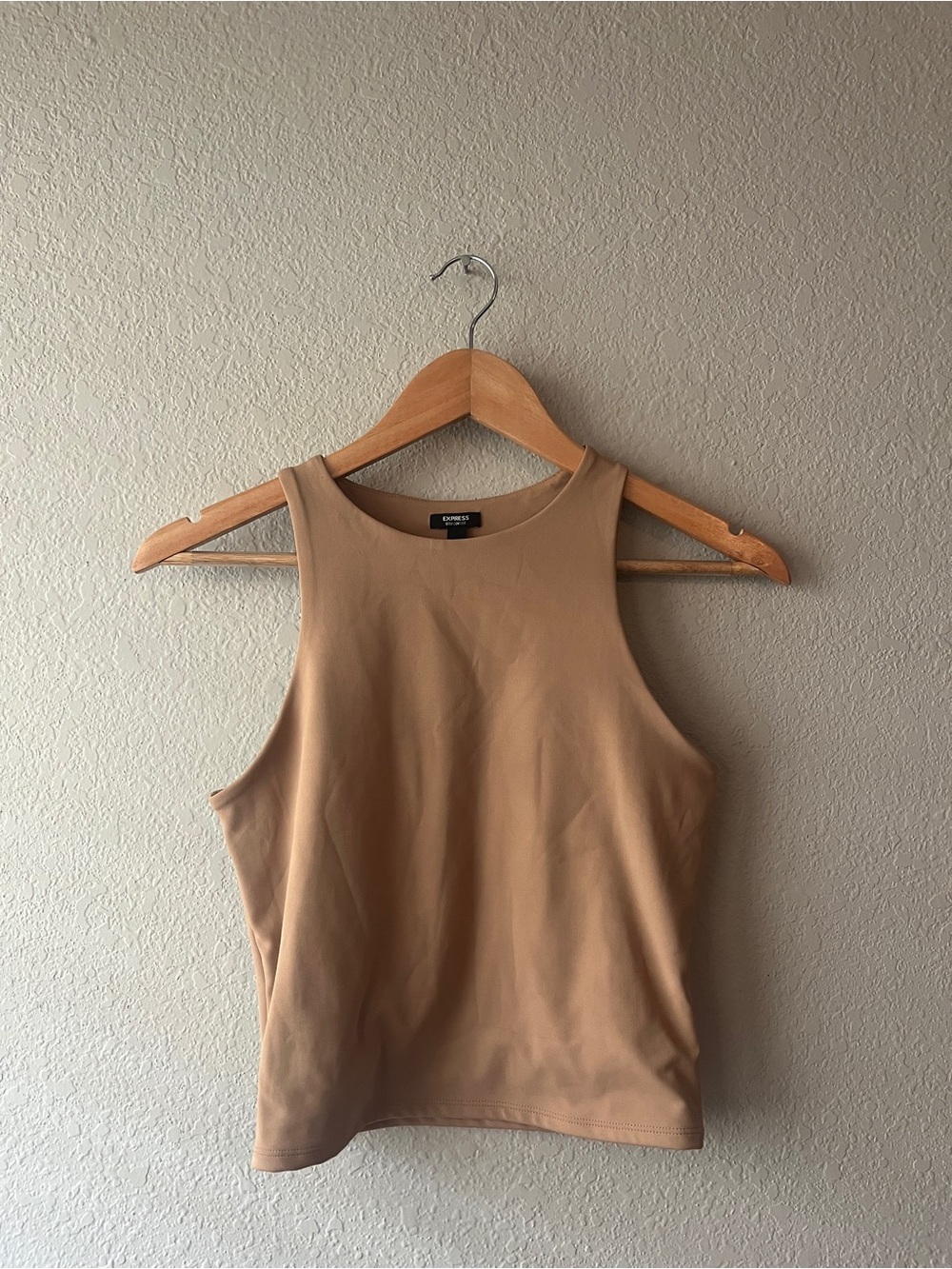 Express Body Contour Women’s Sleeveless Tank Top in Camel Small